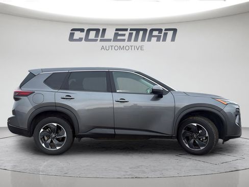 Used 2025 Nissan Rogue SV image 6