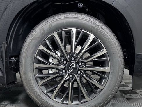 New 2026 INFINITI QX80 Autograph w/ Premium Cargo Package image 9