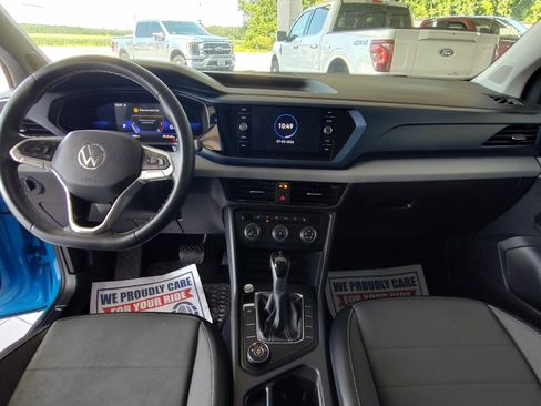 Used 2022 Volkswagen Taos SE FWD image 11