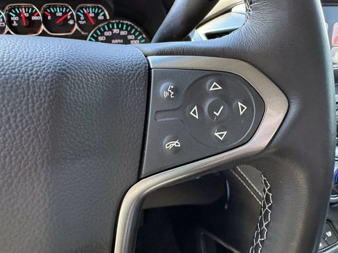 Used 2019 Chevrolet Suburban Premier AWD/4WD image 29