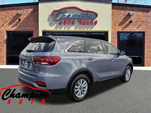 Used 2020 Kia Sorento LX FWD image 4