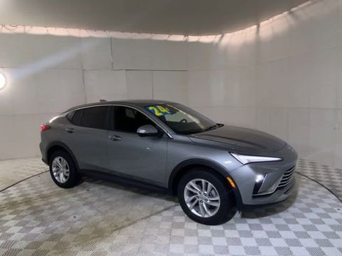 Used 2024 Buick Envista Preferred w/ Convenience I Package image 2