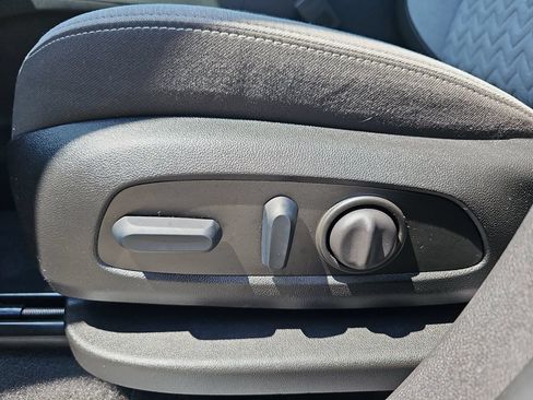 Certified 2023 Chevrolet Equinox LS w/ LS Convenience Package FWD image 33