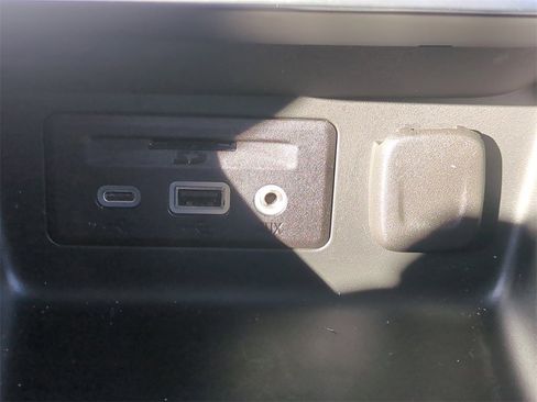 Used 2021 GMC Terrain SLT w/ LPO, Floor Liner Package image 24