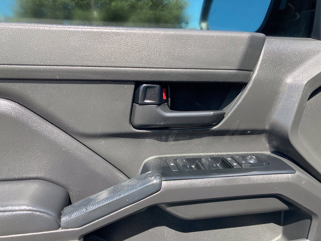 Used 2024 Toyota Tacoma SR5 AWD/4WD image 13