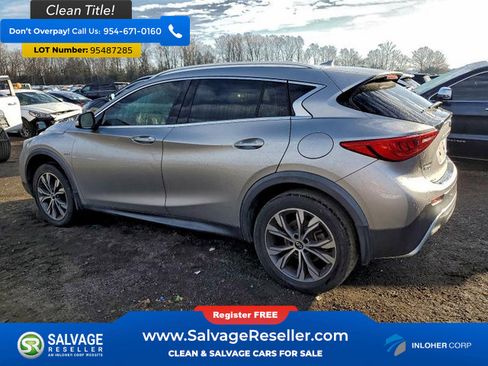 Used 2017 INFINITI QX30 Premium w/ Navigation Package image 3
