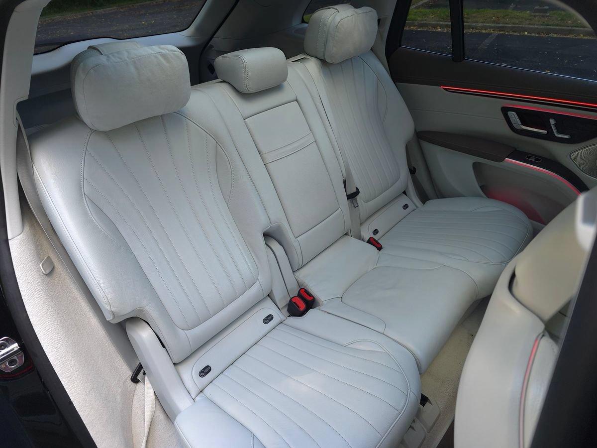 Used 2023 Mercedes-Benz EQS 580 4MATIC SUV image 17
