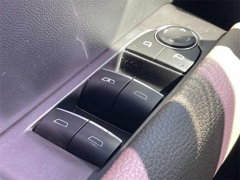 Used 2023 GMC Canyon Denali image 10