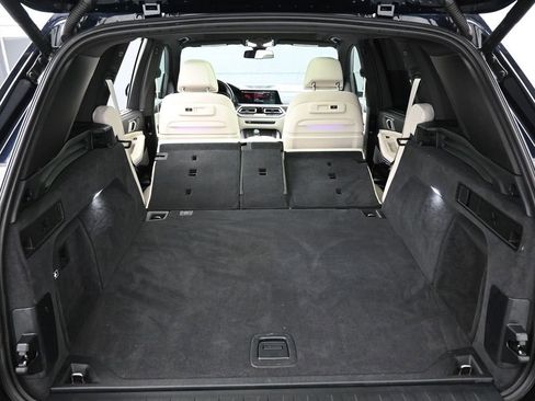 Used 2022 BMW X5 M50i w/ Executive Package image 28