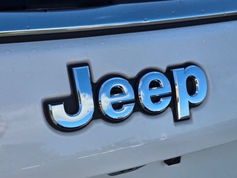 Used 2024 Jeep Compass Latitude AWD/4WD image 16