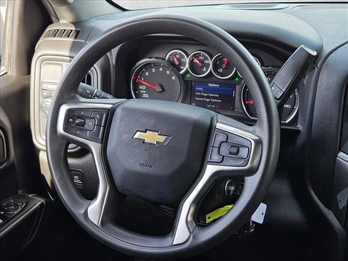 Used 2022 Chevrolet Silverado 1500 Custom w/ Safety Confidence Package image 11