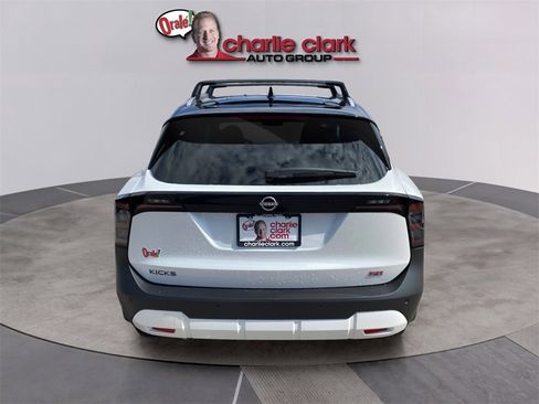 New 2026 Nissan Kicks SR w/ Cold Weather Package image 5