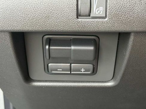 New 2026 GMC Canyon Elevation w/ Convenience Package image 16