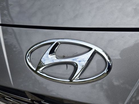 Used 2022 Hyundai Elantra Limited FWD image 10