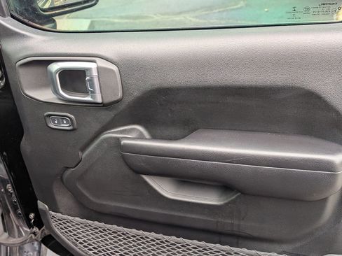 Used 2020 Jeep Wrangler Unlimited Sport image 34