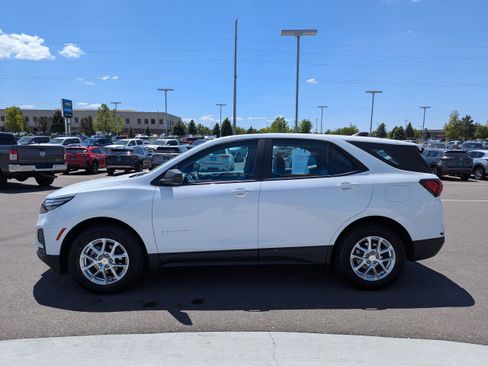 Certified 2022 Chevrolet Equinox LS w/ LPO, Floor Liner Package AWD/4WD image 9