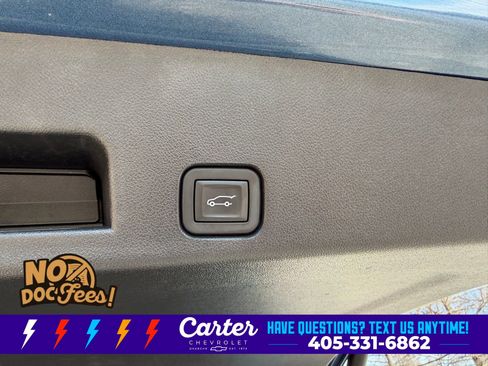 Used 2025 Chevrolet Traverse RS FWD image 31