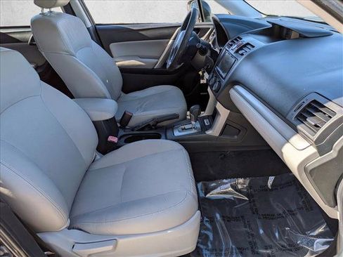 Used 2015 Subaru Forester 2.5i Limited image 21
