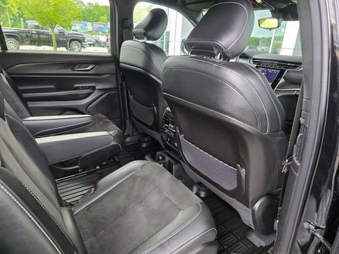 Used 2023 Jeep Grand Cherokee L Laredo AWD/4WD image 12