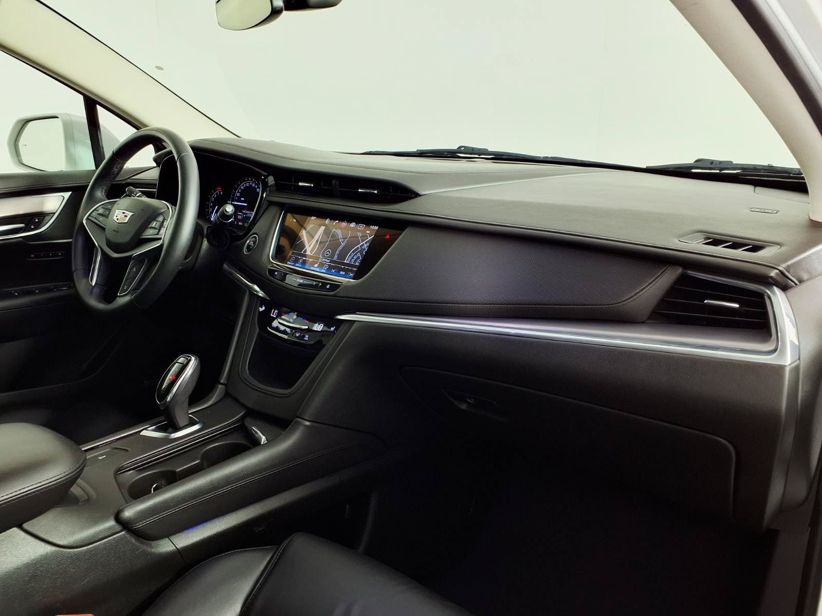 Used 2017 Cadillac XT5 Luxury FWD image 9