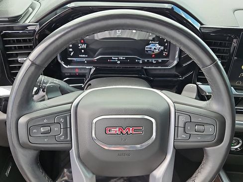 Used 2023 GMC Sierra 1500 SLT w/ SLT Convenience Package AWD/4WD image 18