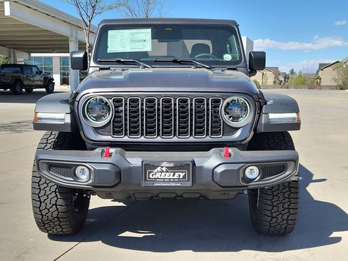 New 2026 Jeep Gladiator Rubicon w/ Steel Power Dome Hood Package AWD/4WD image 5