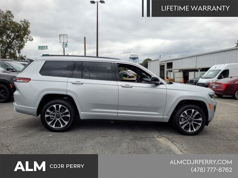 New 2025 Jeep Grand Cherokee L Overland w/ Luxury Tech Group IV AWD/4WD image 14