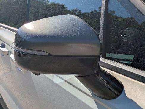 Used 2025 Kia Carnival SX FWD image 12