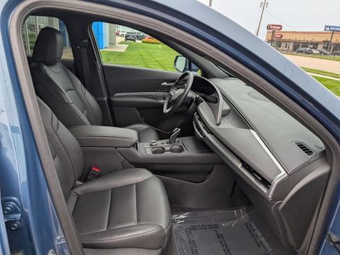 Used 2025 Cadillac XT4 Premium Luxury AWD/4WD image 4