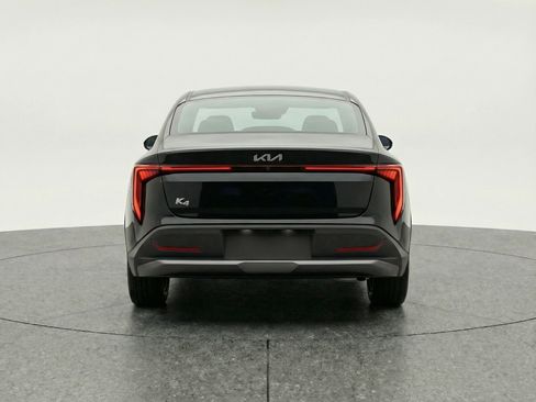 Used 2025 Kia K4 LXS image 7