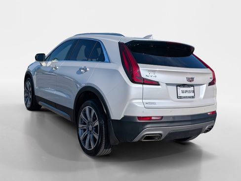 Used 2023 Cadillac XT4 Premium Luxury w/ Technology Package FWD image 4