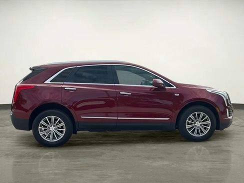 Used 2017 Cadillac XT5 Luxury w/ Driver Awareness Package image 9