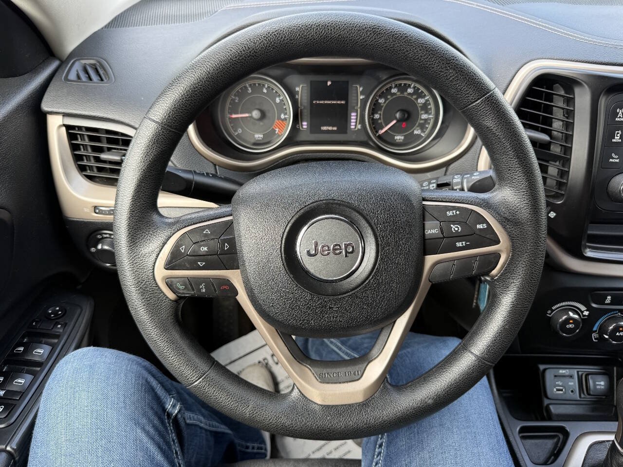 Used 2014 Jeep Cherokee Sport FWD image 15