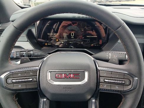 New 2026 GMC Acadia AT4 w/ LPO, Floor Liner Package AWD/4WD image 13