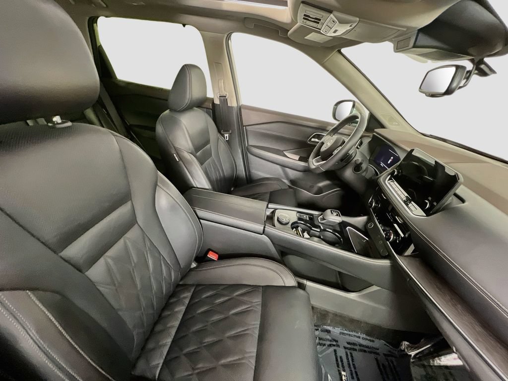 Used 2023 Nissan Rogue Platinum AWD/4WD image 27