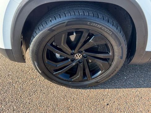 Used 2023 Volkswagen Atlas SE image 8