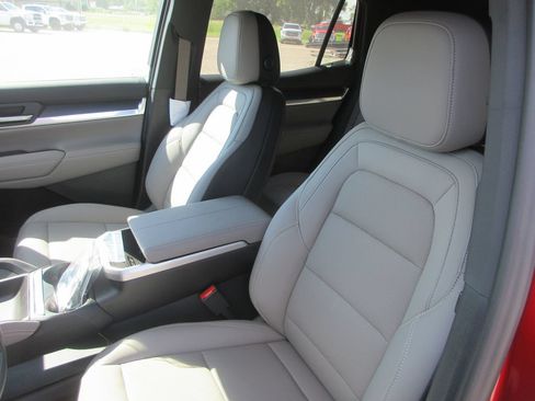 New 2027 GMC Terrain Elevation w/ Elevation Premium Package FWD image 11