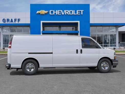 New 2025 Chevrolet Express 3500 Extended image 29