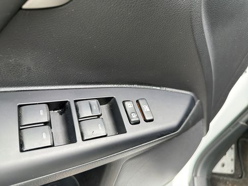 Used 2015 Lexus CT 200h w/ Navigation Package FWD image 14