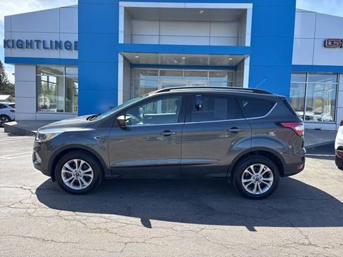 Used 2018 Ford Escape SE AWD/4WD image 2