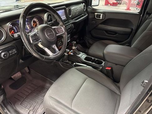 Used 2020 Jeep Wrangler Unlimited Sahara AWD/4WD image 18