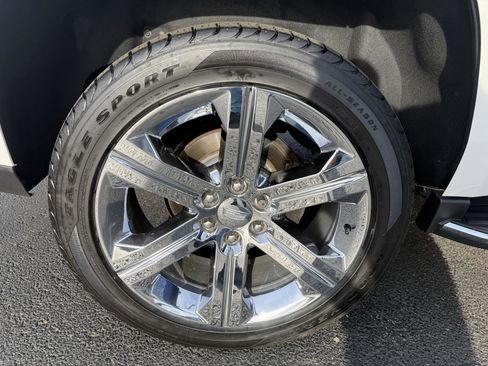 Used 2019 Cadillac Escalade Luxury AWD/4WD image 28
