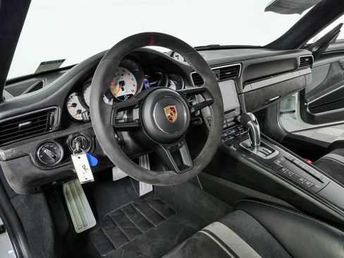 Certified 2018 Porsche 911 GT3 w/ Sport Chrono Package RWD image 4