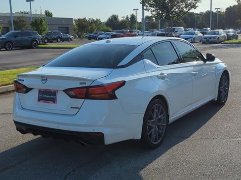Used 2024 Nissan Altima 2.0 SR FWD image 7