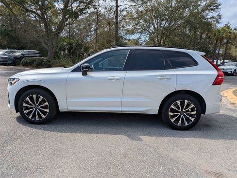 Used 2023 Volvo XC60 B5 Plus image 7