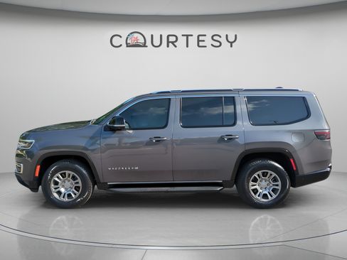 Used 2024 Jeep Wagoneer 4WD w/ Convenience Group I image 4