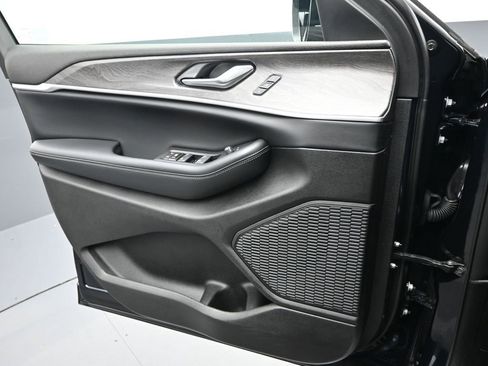 Used 2024 Jeep Grand Cherokee L Limited w/ Trailer Tow Package image 13