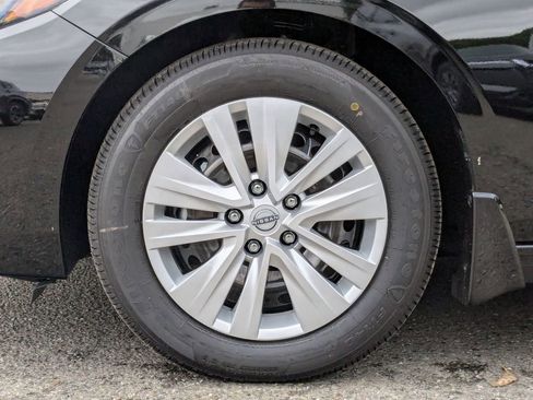 New 2025 Nissan Sentra S image 9