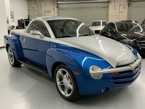 Used 2006 Chevrolet SSR w/ Preferred Equipment Group image 5