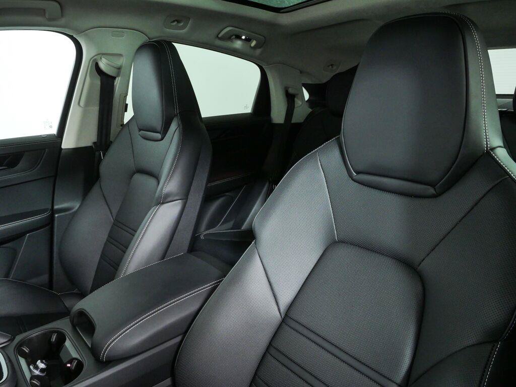 New 2026 Porsche Cayenne GTS AWD/4WD image 5